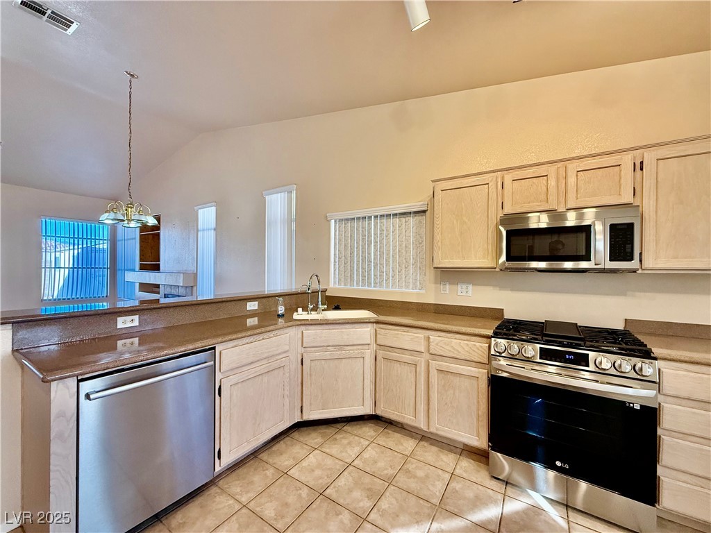 5613 Partridge Bluff Street Las Vegas NV 89130