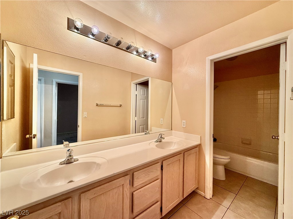 5613 Partridge Bluff Street Las Vegas NV 89130