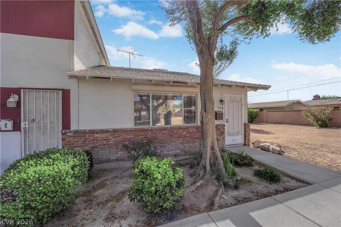 193 Greenbriar Townhouse Way Las Vegas NV 89121