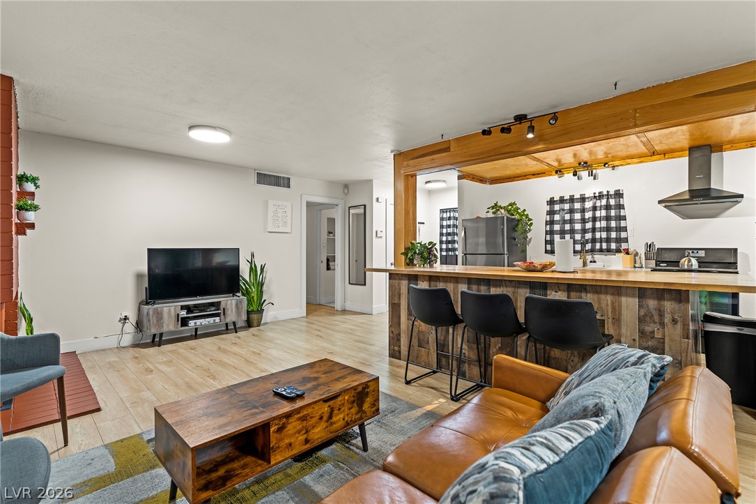 1504 Crestwood Avenue Las Vegas NV 89104