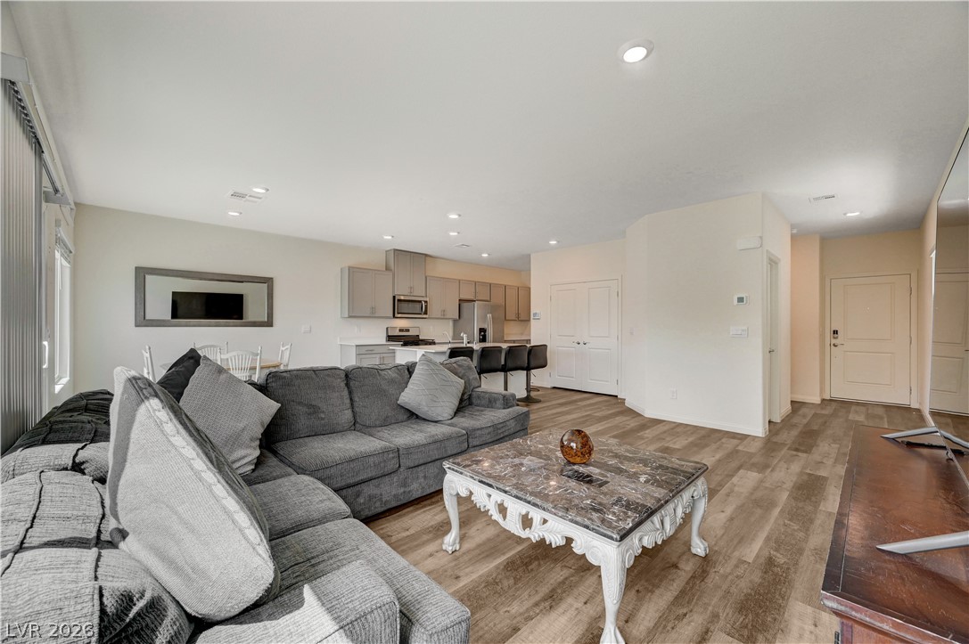 6545 Cinnamon Hazelnut Street North Las Vegas NV 89084