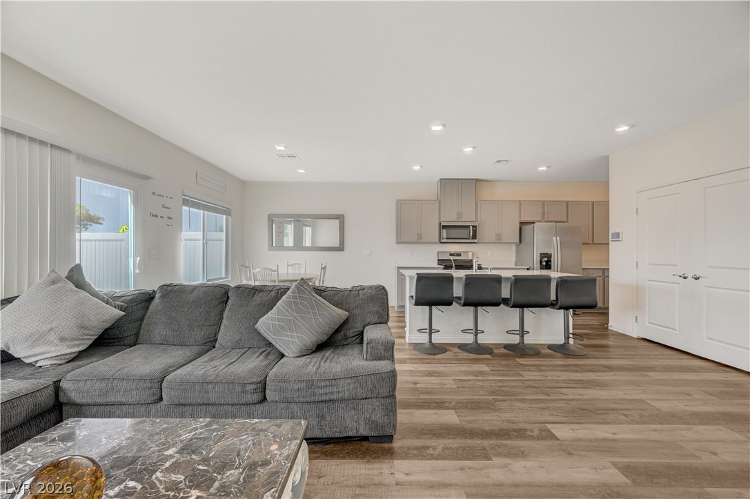 6545 Cinnamon Hazelnut Street North Las Vegas NV 89084