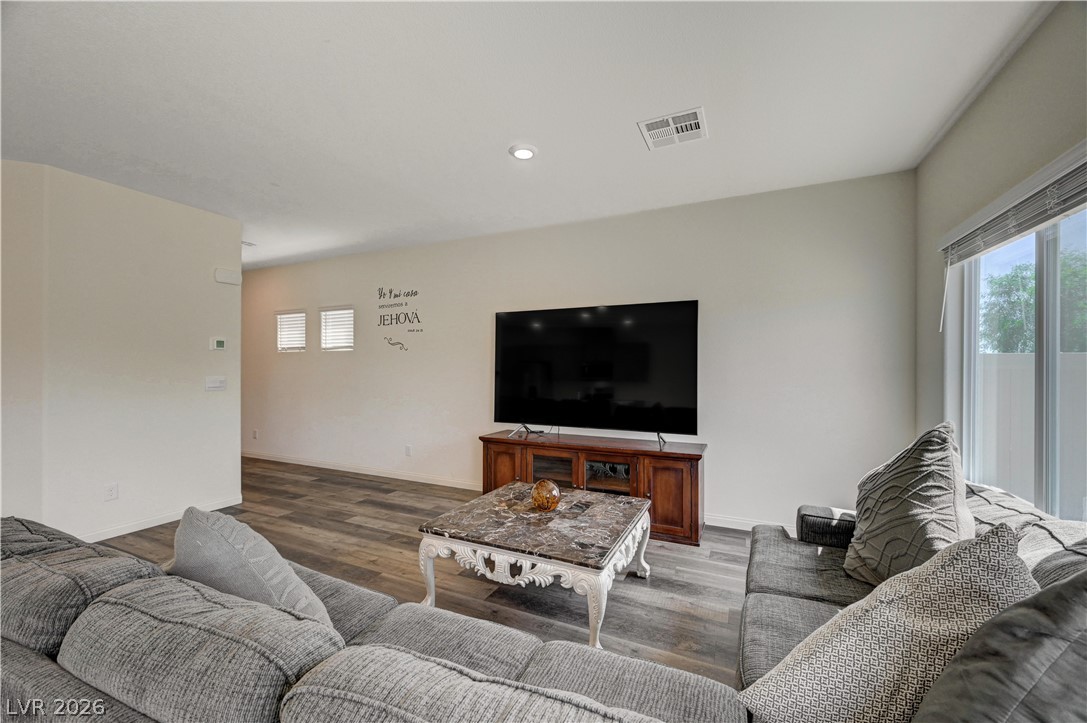 6545 Cinnamon Hazelnut Street North Las Vegas NV 89084