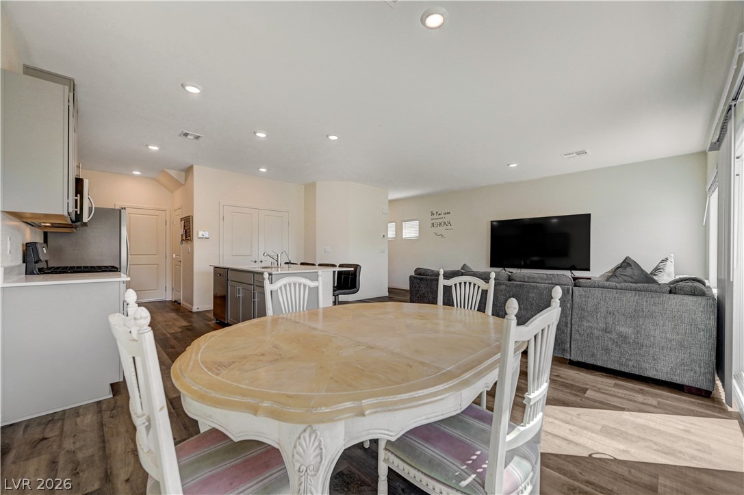 6545 Cinnamon Hazelnut Street North Las Vegas NV 89084