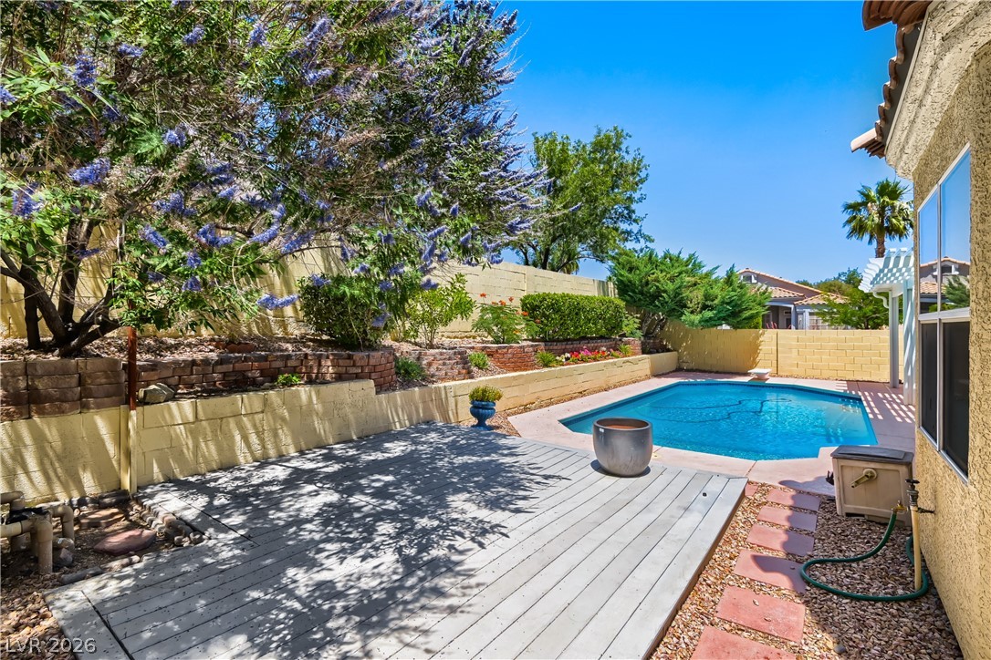 1995 Songbird Court Henderson NV 89012