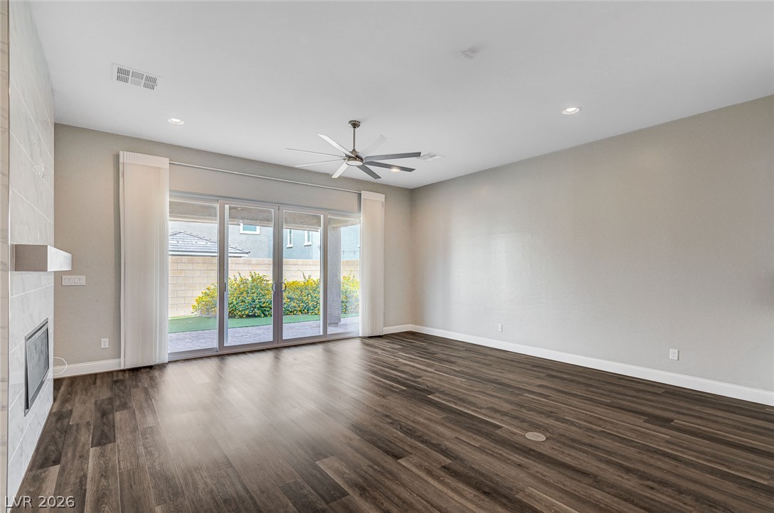 10160 Ocher Valley Avenue Las Vegas NV 89178