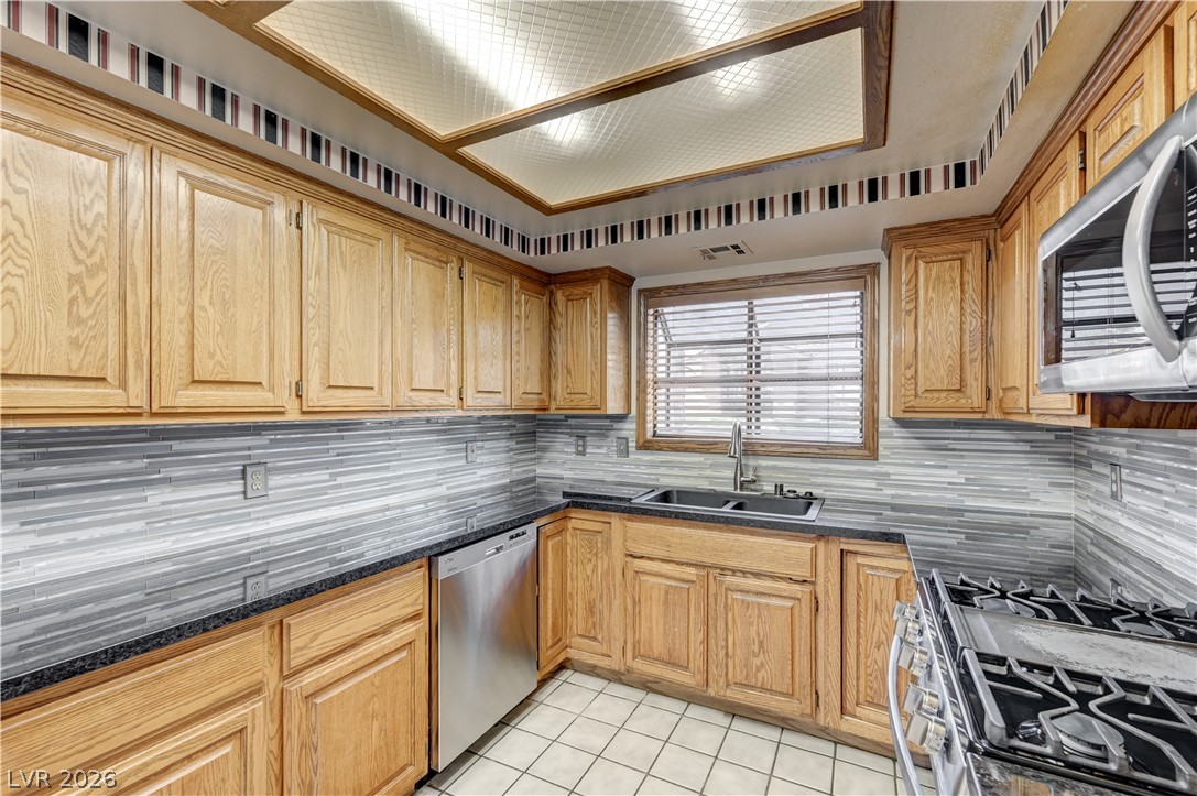7916 Canoe Lane Las Vegas NV 89145