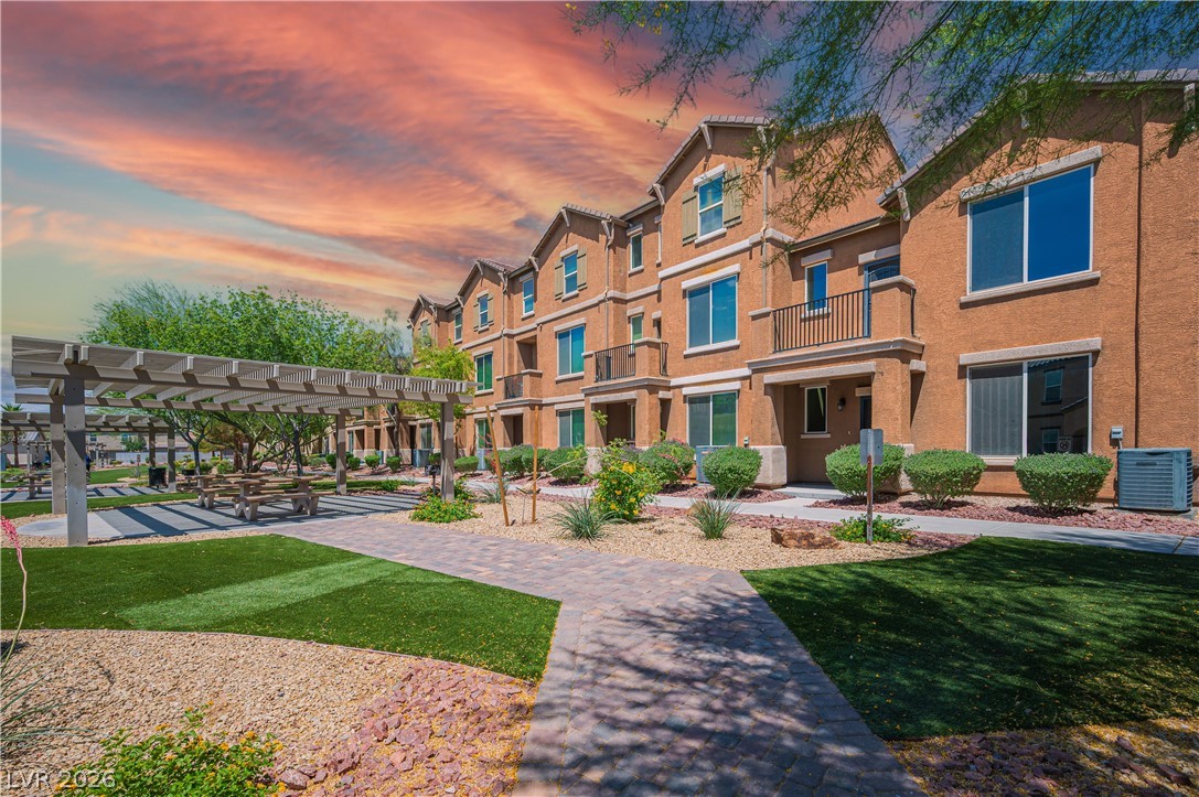 5183 Silica Chalk Avenue Las Vegas NV 89115