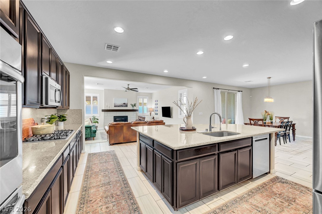 5560 Honey Creek Avenue Las Vegas NV 89131