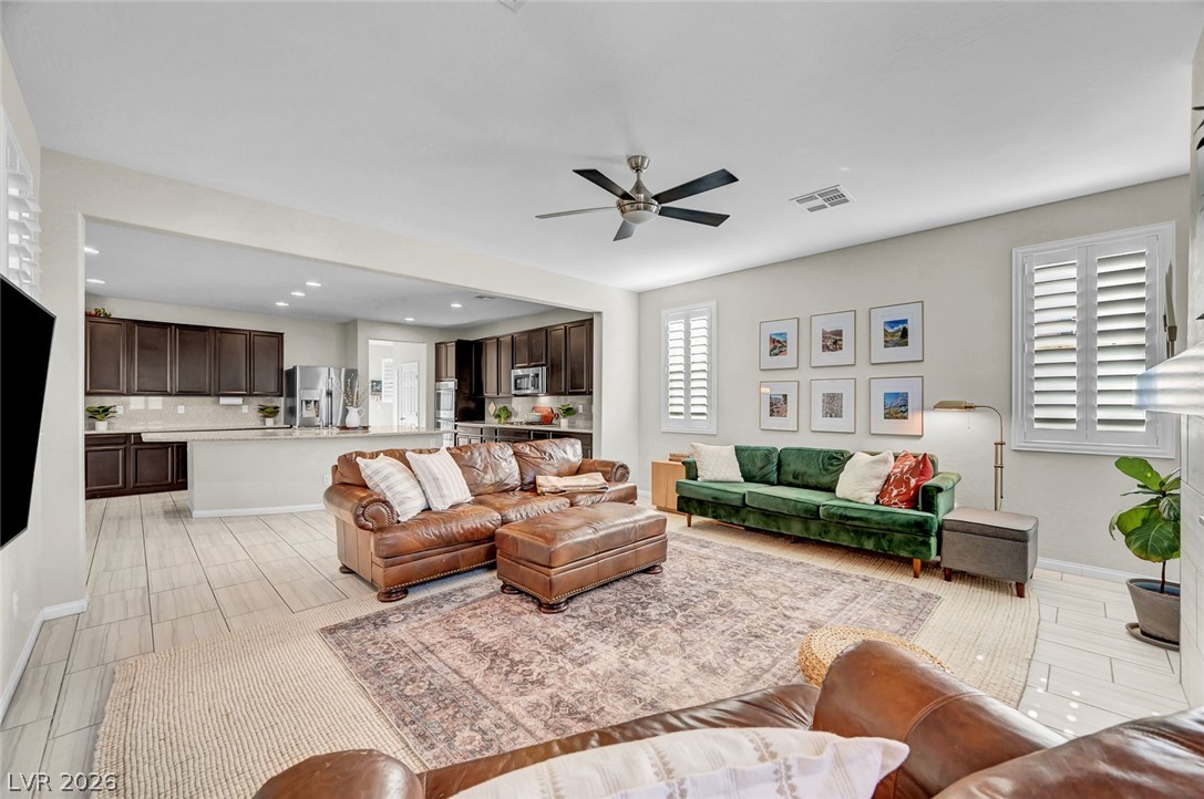 5560 Honey Creek Avenue Las Vegas NV 89131