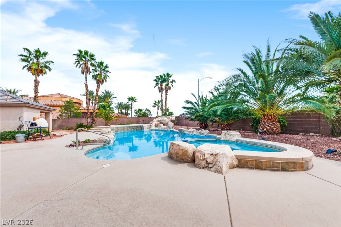 2308 Trident Maple Street Las Vegas NV 89117