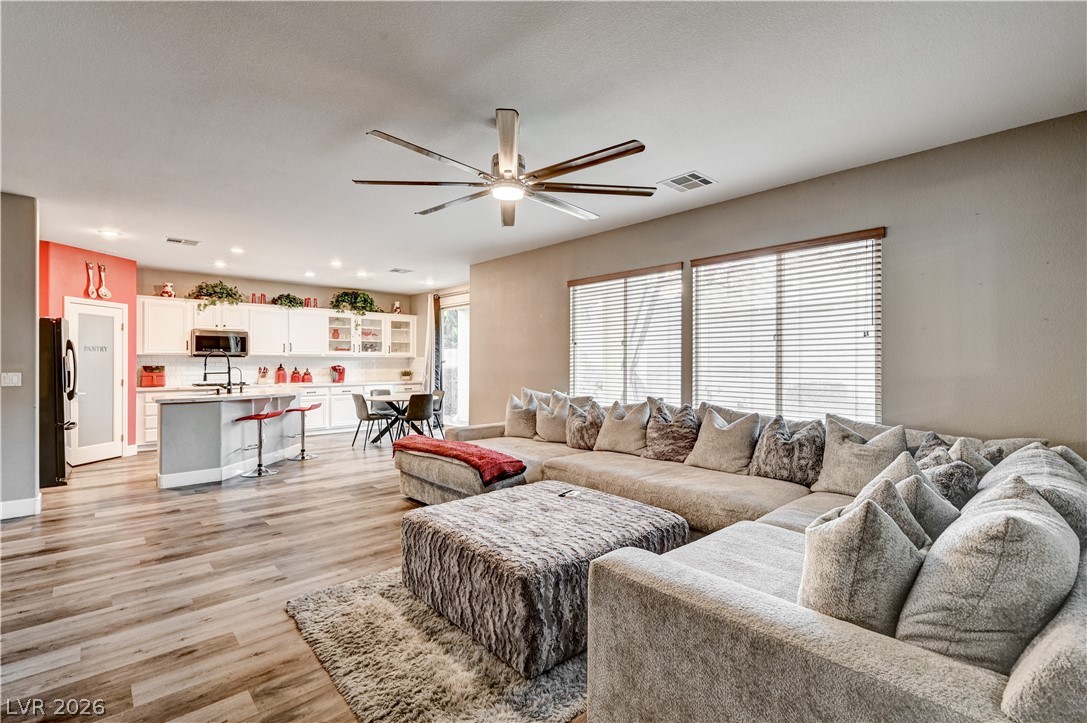 7821 Red Leaf Drive Las Vegas NV 89131