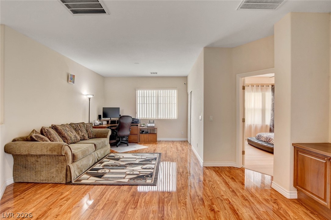 74 Tamarron Cliffs Street Las Vegas NV 89148