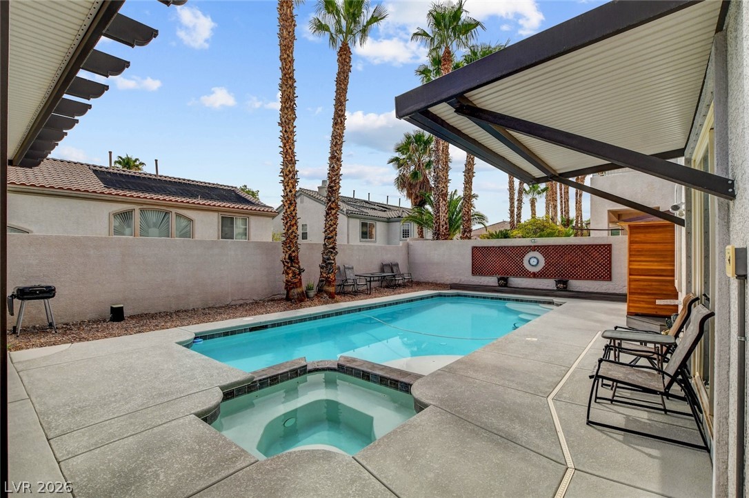 74 Tamarron Cliffs Street Las Vegas NV 89148