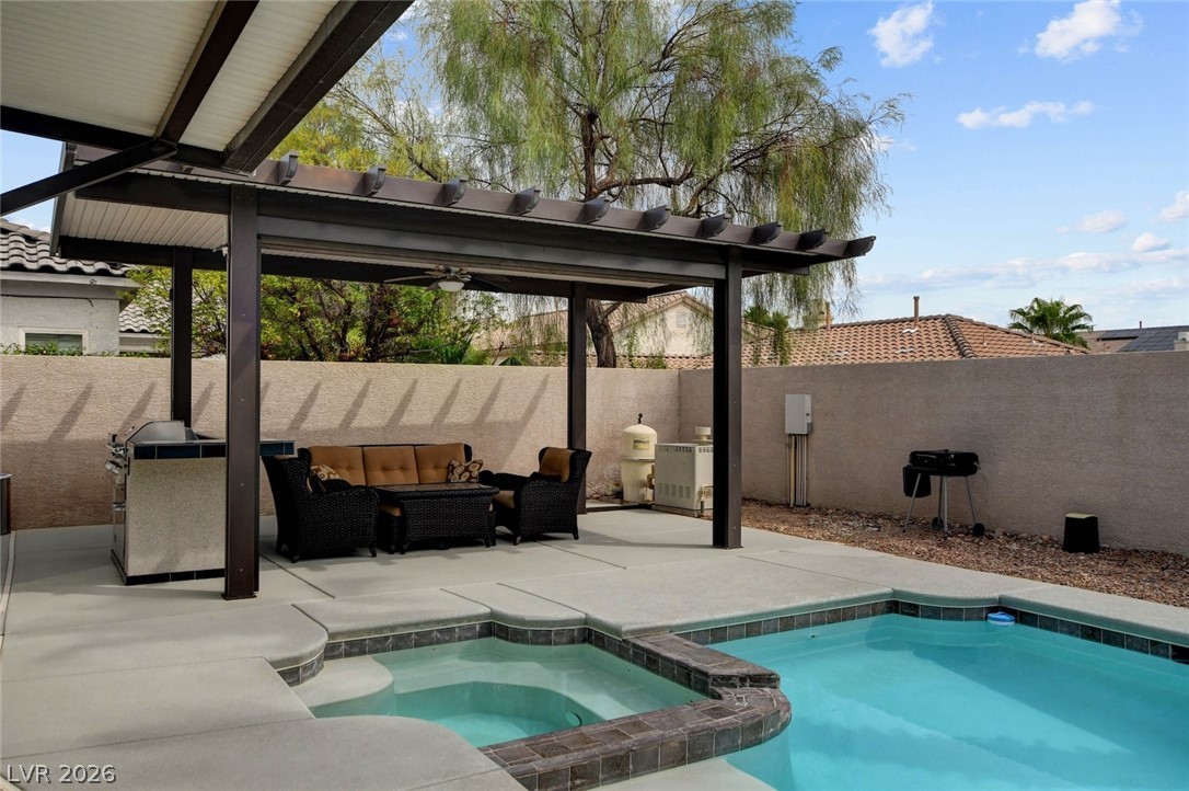 74 Tamarron Cliffs Street Las Vegas NV 89148