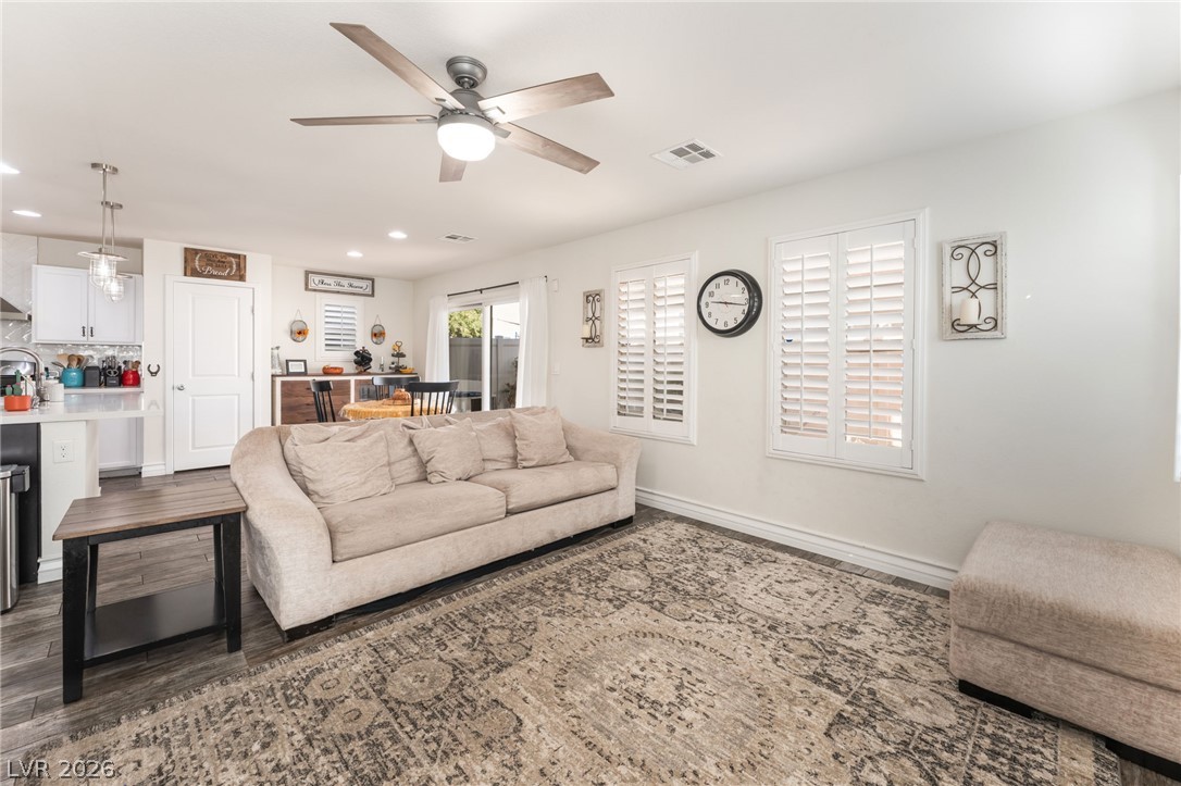 3668 Via Mariposa Avenue Las Vegas NV 89115