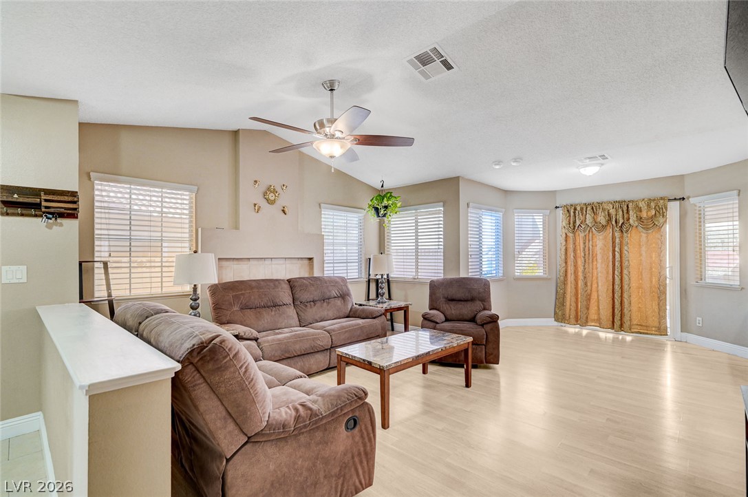 2368 Los Feliz Street Las Vegas NV 89156