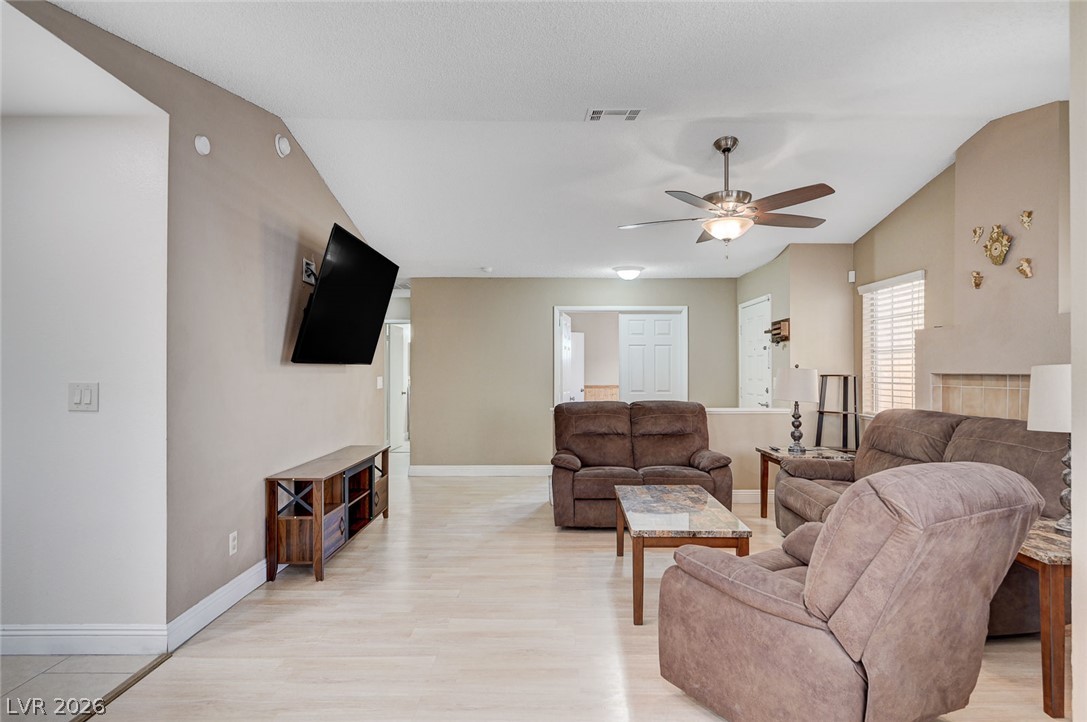 2368 Los Feliz Street Las Vegas NV 89156