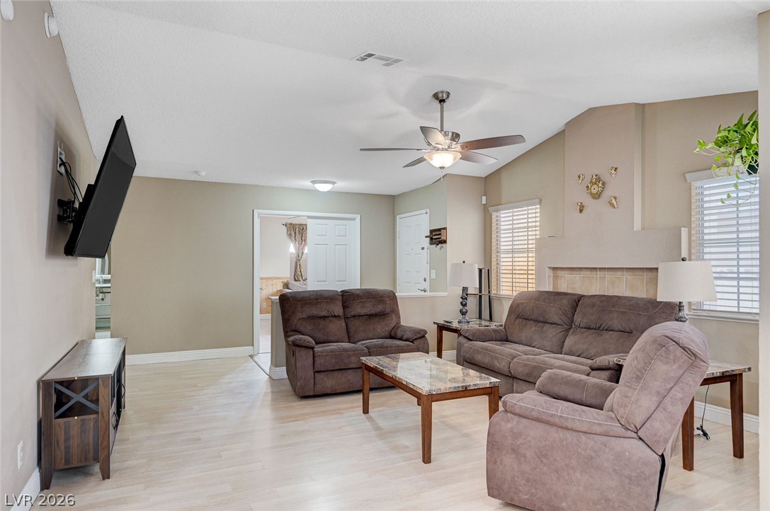 2368 Los Feliz Street Las Vegas NV 89156