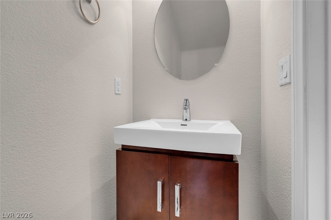 8833 Salvestrin Point Avenue Las Vegas NV 89148