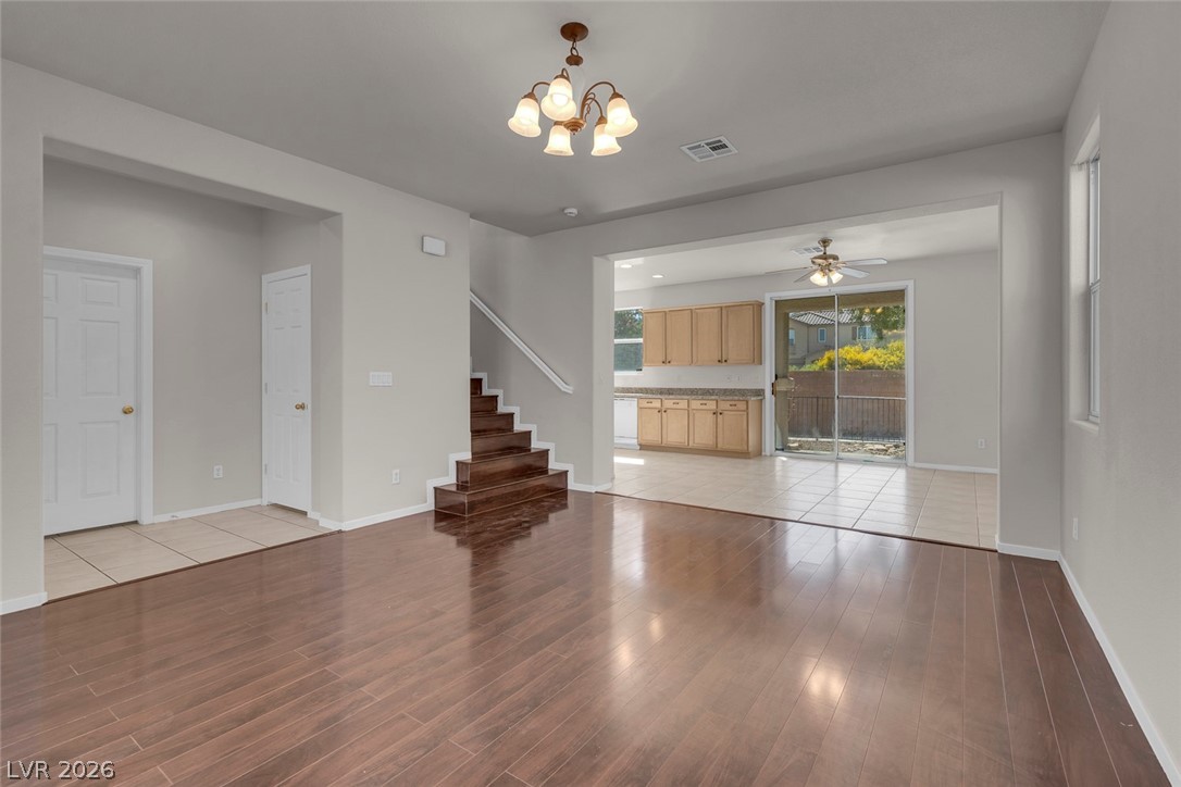 8833 Salvestrin Point Avenue Las Vegas NV 89148