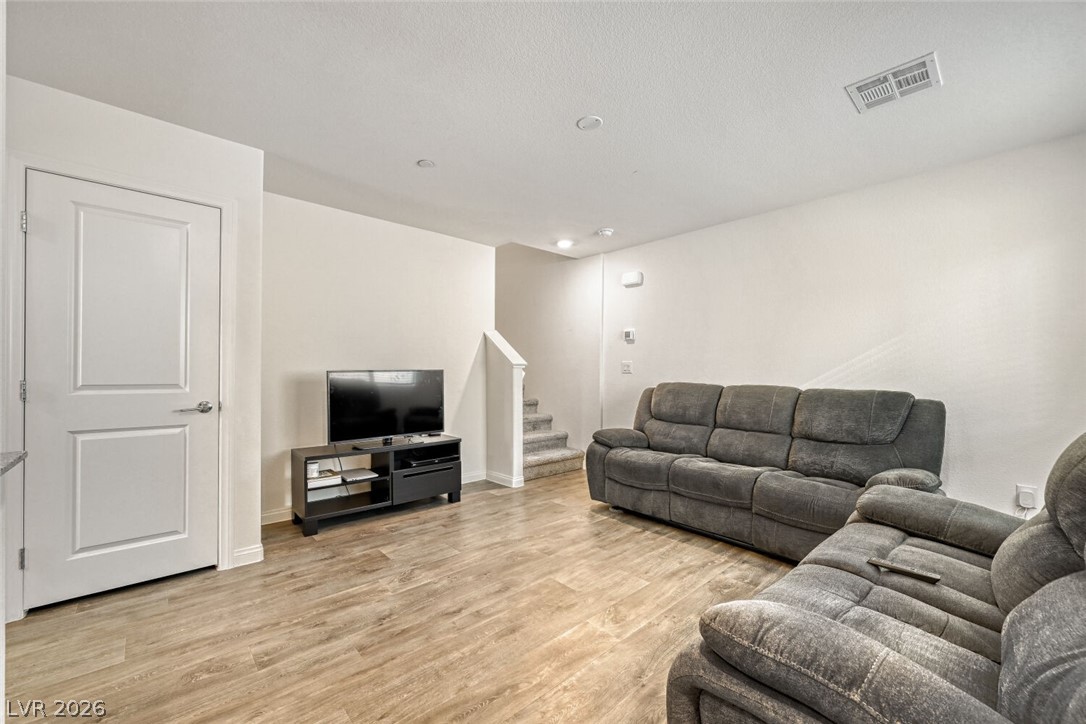2758 Champagne Gold Avenue North Las Vegas NV 89086