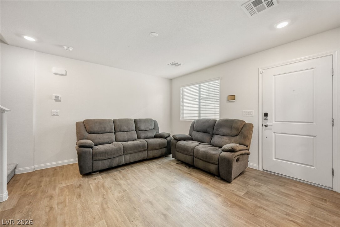 2758 Champagne Gold Avenue North Las Vegas NV 89086