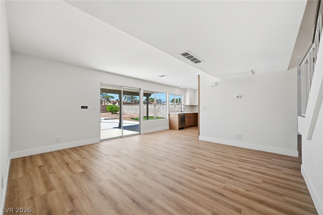 7275 Bridgeview Avenue Las Vegas NV 89147