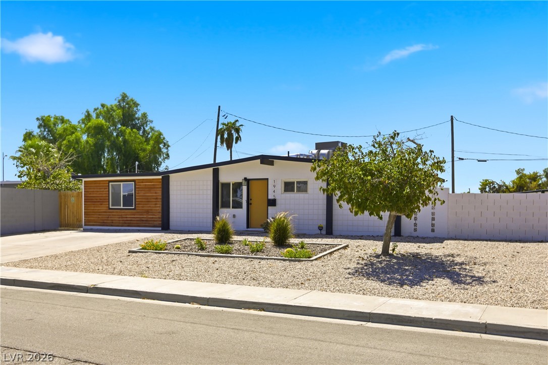 1945 Palma Vista Avenue Las Vegas NV 89169