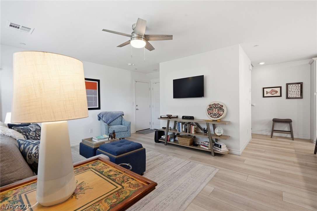 6138 Foxes Dale Street Las Vegas NV 89166