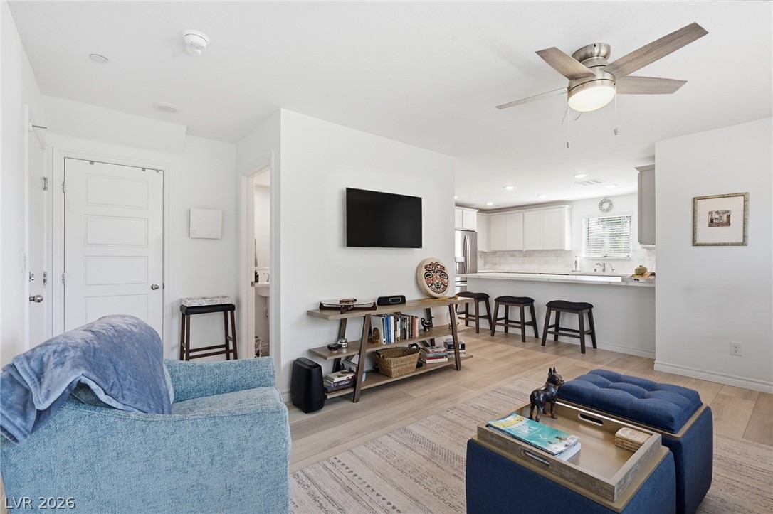 6138 Foxes Dale Street Las Vegas NV 89166