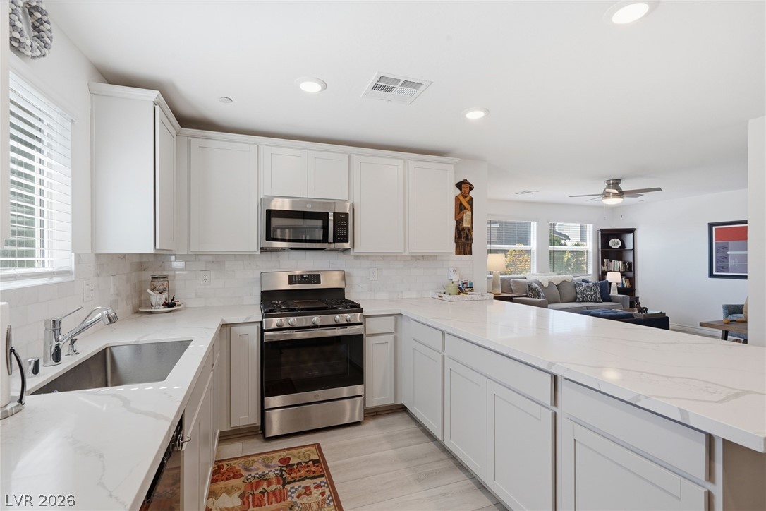 6138 Foxes Dale Street Las Vegas NV 89166