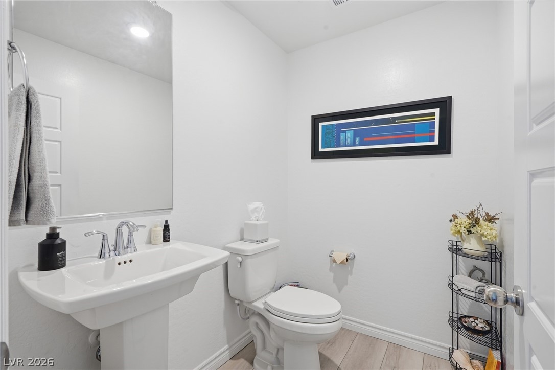 6138 Foxes Dale Street Las Vegas NV 89166