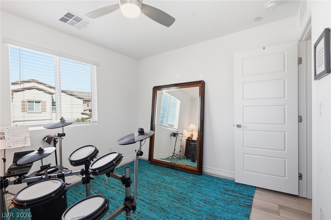 6138 Foxes Dale Street Las Vegas NV 89166