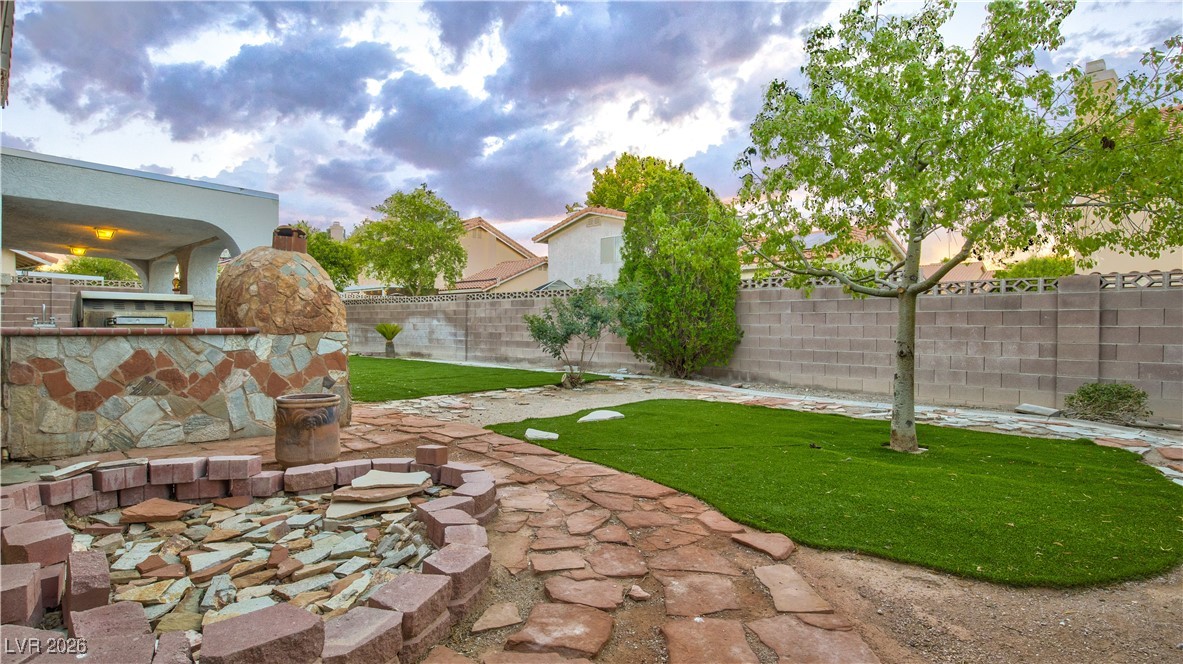 8640 Blissville Avenue Las Vegas NV 89145