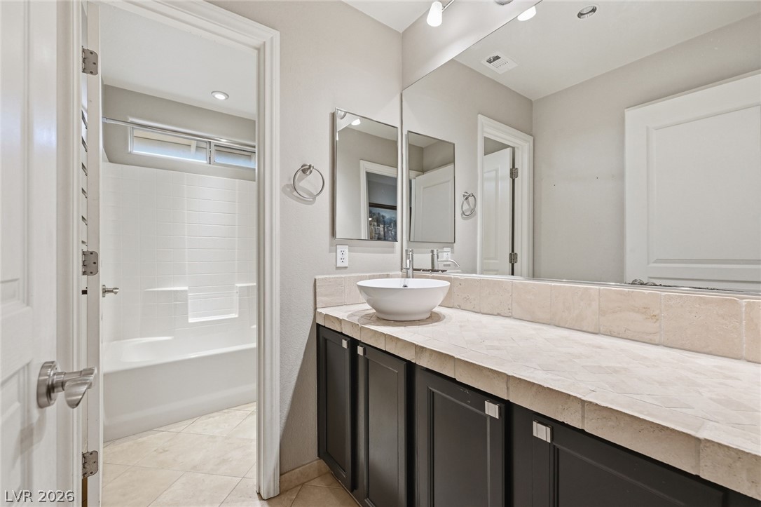 5633 Clarendon Lane North Las Vegas NV 89081