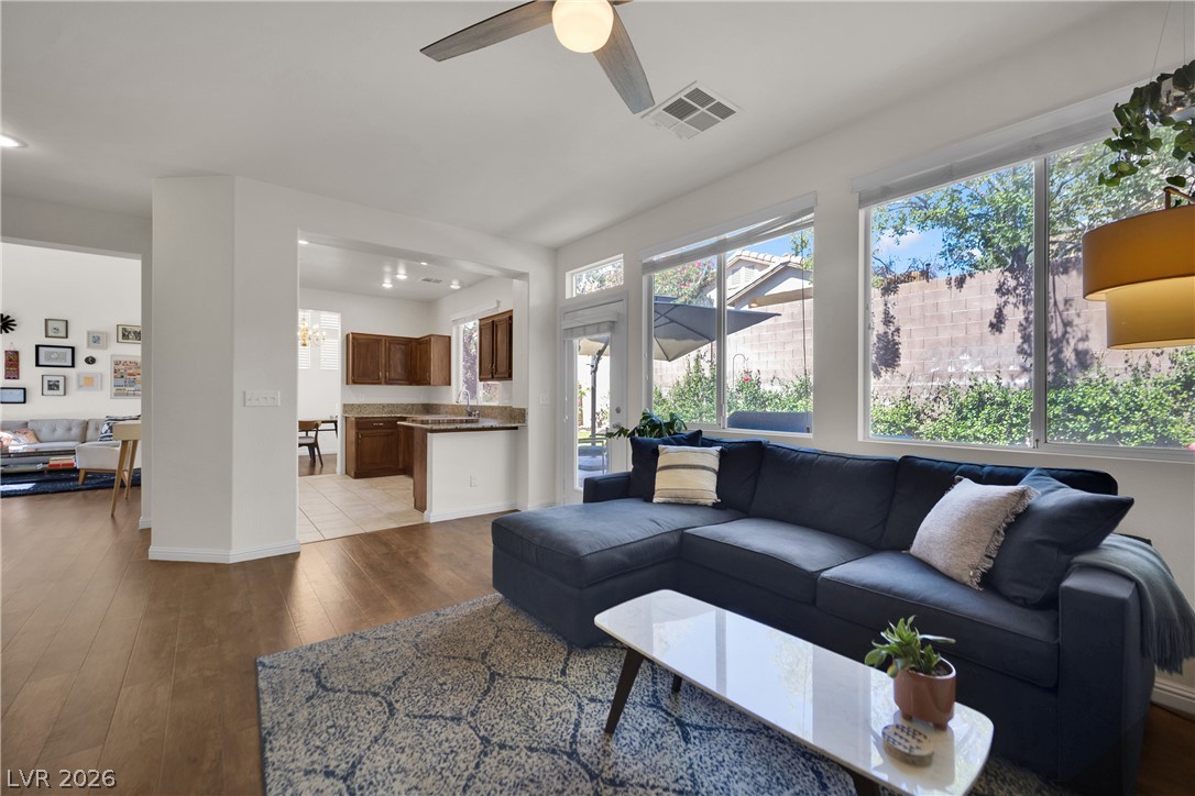 1813 Drifters Peak Street Las Vegas NV 89144