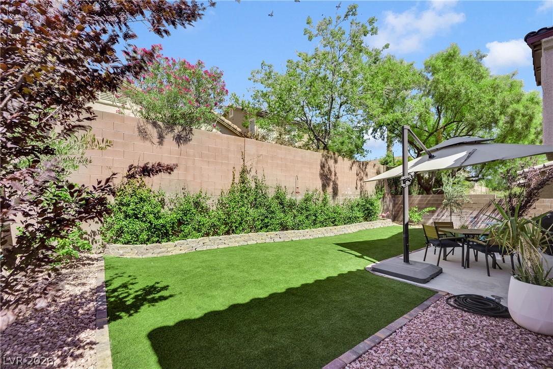 1813 Drifters Peak Street Las Vegas NV 89144