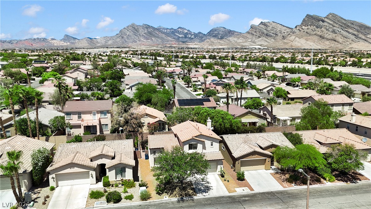 1813 Drifters Peak Street Las Vegas NV 89144
