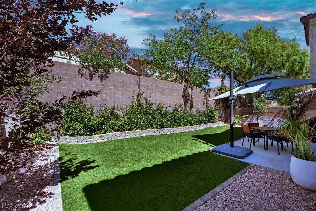 1813 Drifters Peak Street Las Vegas NV 89144