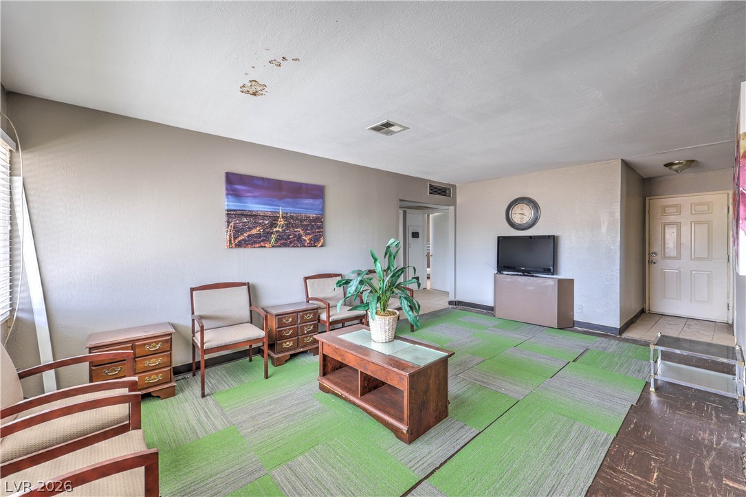 933 Mezpah Street Las Vegas NV 89106