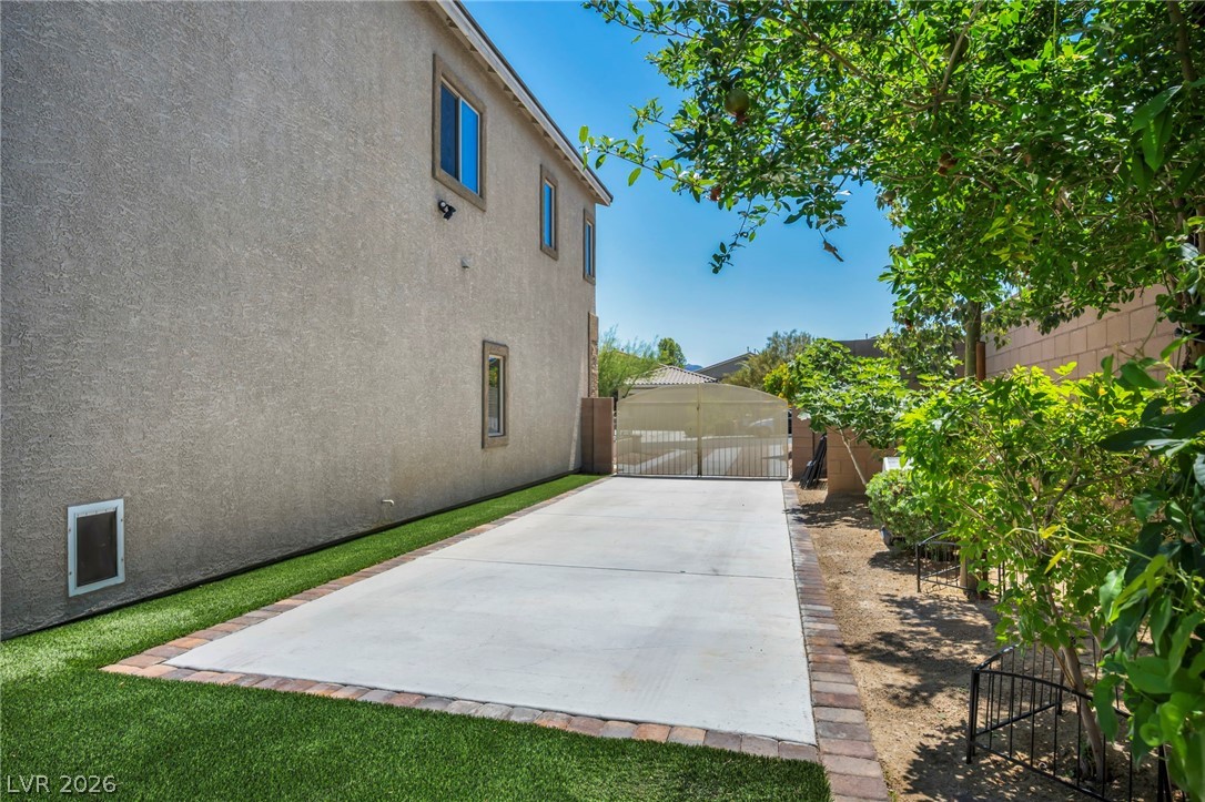 1636 Blue Cliffs Avenue Henderson NV 89014