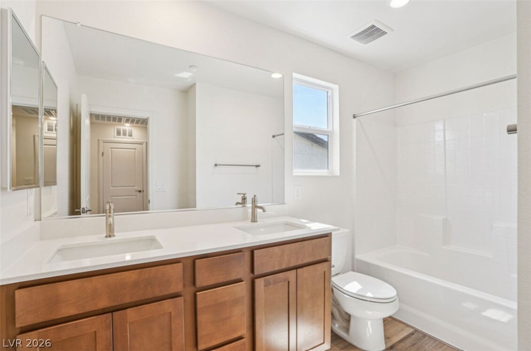 5824 Wisteria Walk Street Las Vegas NV 89148