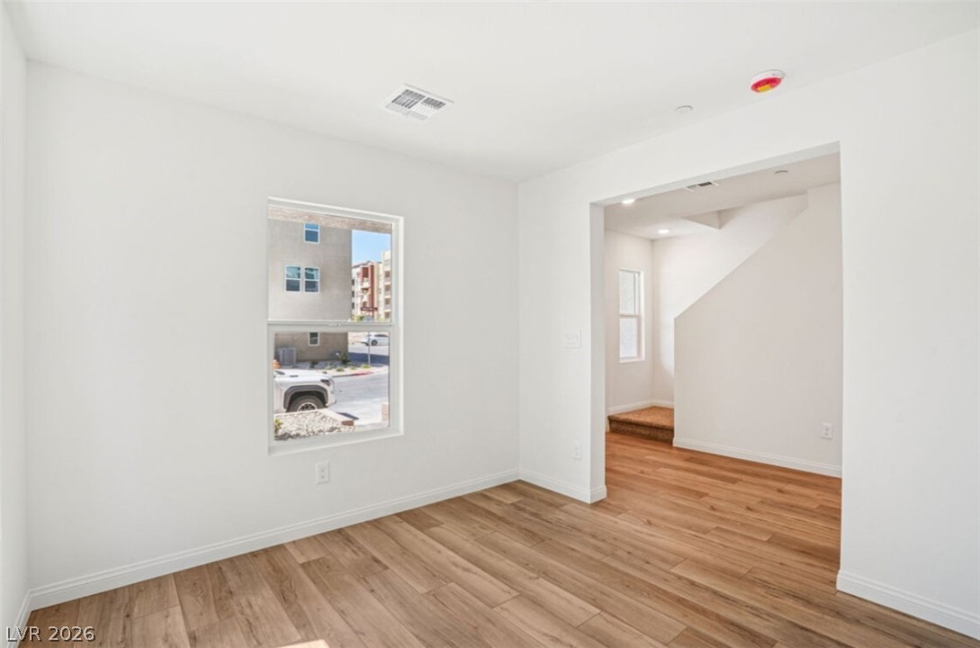 5824 Wisteria Walk Street Las Vegas NV 89148