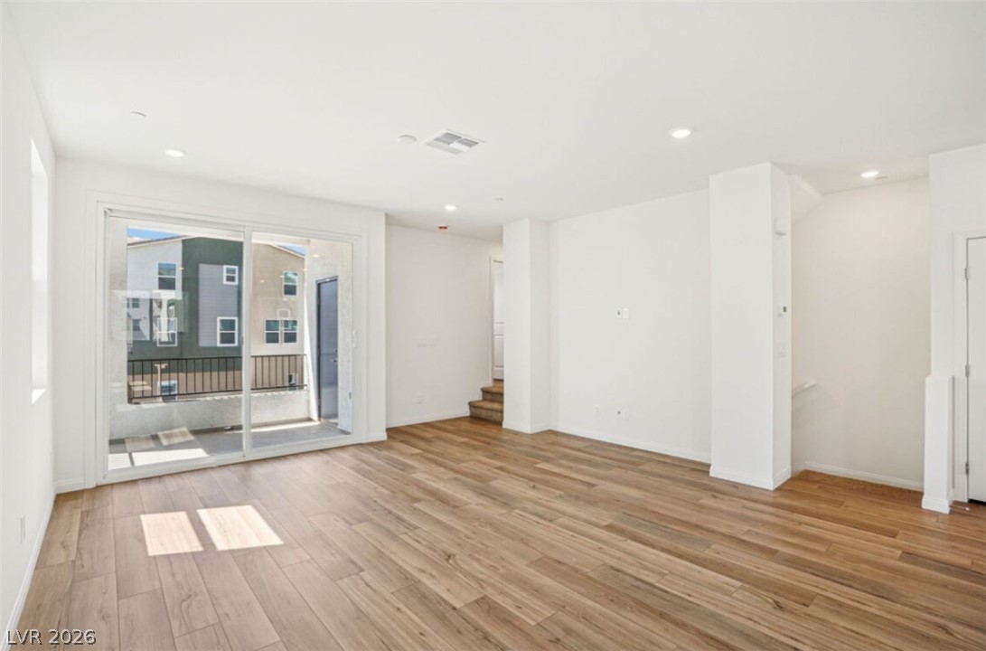 5824 Wisteria Walk Street Las Vegas NV 89148