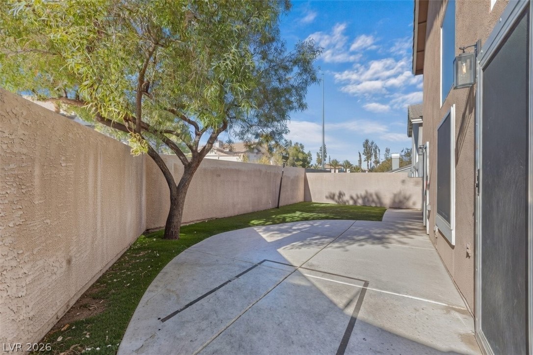 121 Golf Range Street Las Vegas NV 89145