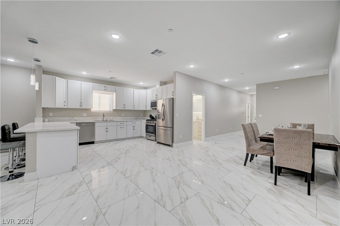 6132 Glacier Avenue Las Vegas NV 89156
