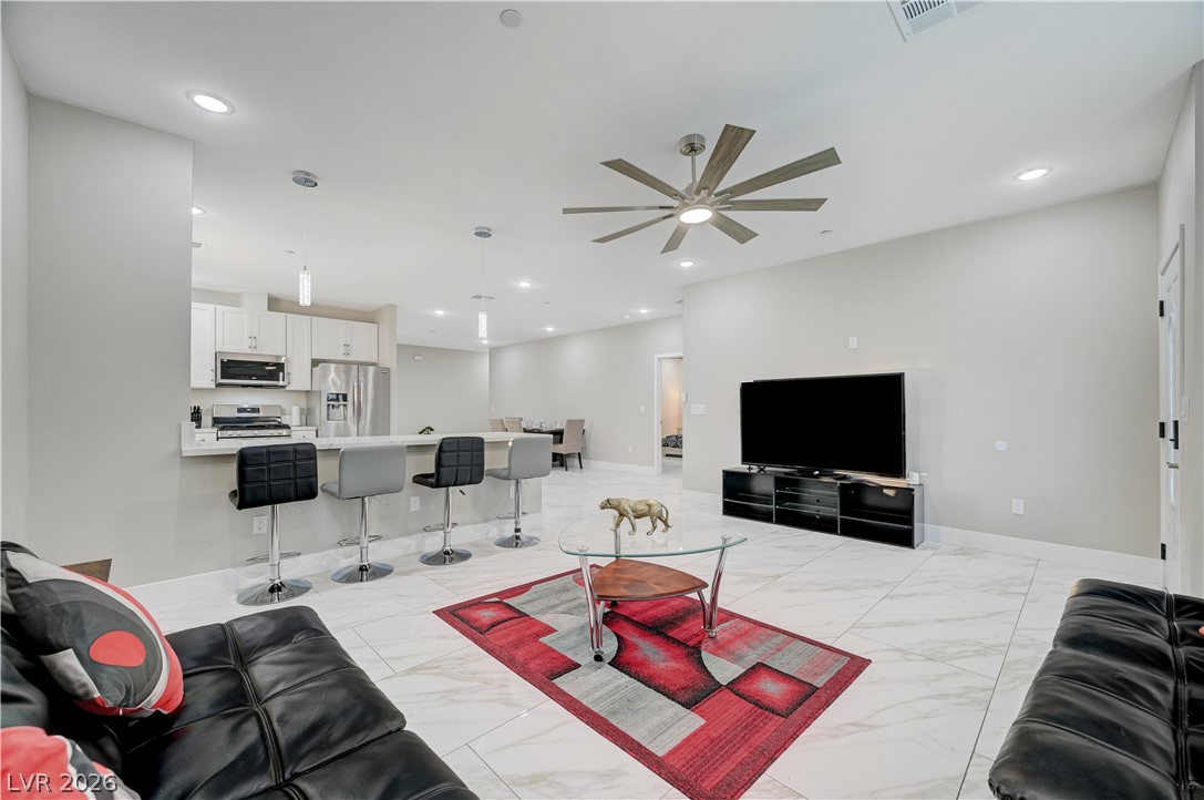 6132 Glacier Avenue Las Vegas NV 89156