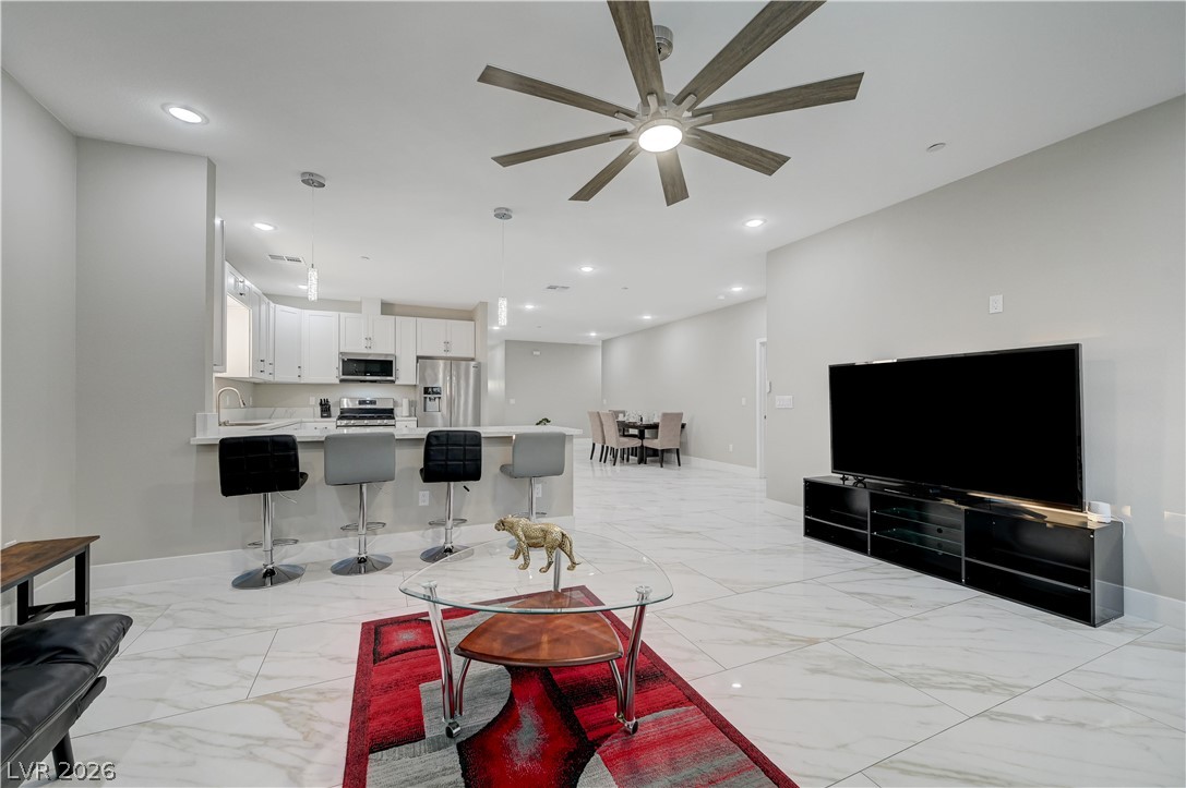 6132 Glacier Avenue Las Vegas NV 89156