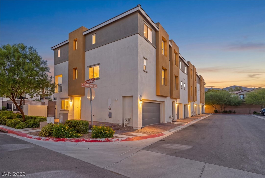 10059 Dazzling Sunrays Avenue Las Vegas NV 89129
